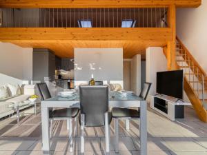 Kuchyň nebo kuchyňský kout v ubytování Apartment La Perouse D1-2 by Interhome