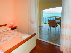 Posteľ alebo postele v izbe v ubytovaní Apartment Dalibor-2 by Interhome