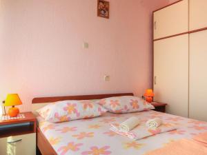 Posteľ alebo postele v izbe v ubytovaní Apartment Dalibor-2 by Interhome