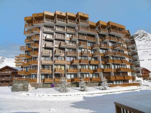 Apartment Hauts De Chaviere A13 by Interhome v zimě