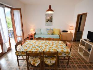 Säng eller sängar i ett rum på Apartment Villa Martinelli-1 by Interhome