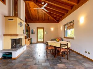 Φωτογραφία από το άλμπουμ του Holiday Home Il Giogo by Interhome σε Mandello del Lario