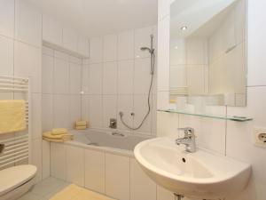 Łazienka w obiekcie Apartment Gerda-2 by Interhome