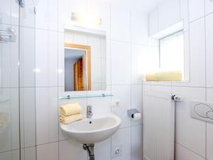 Łazienka w obiekcie Apartment Gerda-2 by Interhome