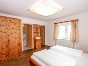 Łóżko lub łóżka w pokoju w obiekcie Apartment Gerda-2 by Interhome