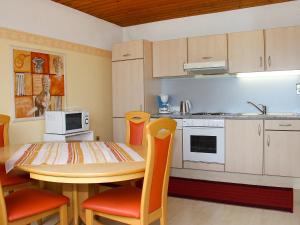 Kuchyň nebo kuchyňský kout v ubytování Apartment Roswitha by Interhome