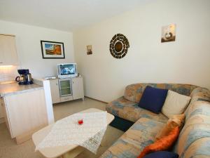 Μια τηλεόραση ή/και κέντρο ψυχαγωγίας στο Apartment Eberharter-1 by Interhome +24 φωτογραφίες