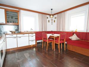 Kuchyň nebo kuchyňský kout v ubytování Apartment Fabian by Interhome