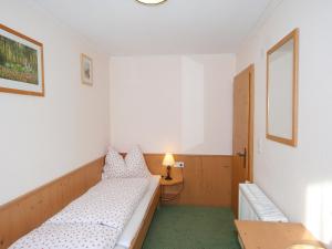Postel nebo postele na pokoji v ubytování Apartment Fabian by Interhome + 13 fotografií