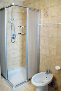 Koupelna v ubytování Apartment Lola by Interhome + 9 fotografií