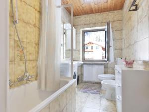 A bathroom at Apartment Bernard-3 by Interhome