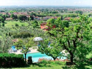 The swimming pool at or close to Holiday Home Agrumi by Interhome