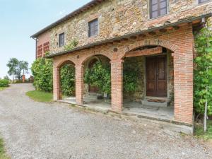 The building in which the holiday home is located