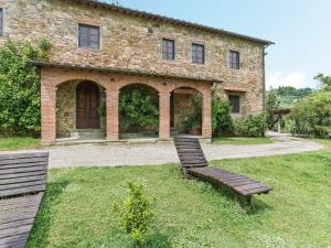 A garden outside Holiday Home Agrumi by Interhome