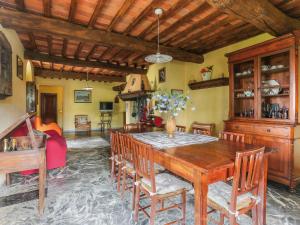A kitchen or kitchenette at Holiday Home Agrumi by Interhome