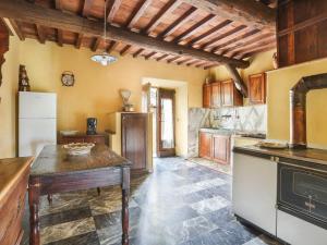 A kitchen or kitchenette at Holiday Home Agrumi by Interhome