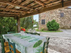 A garden outside Holiday Home Agrumi by Interhome