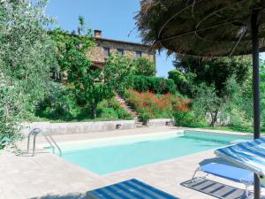 The swimming pool at or close to Holiday Home Agrumi by Interhome