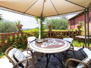A balcony or terrace at Holiday Home Borgo della Limonaia-4 by Interhome