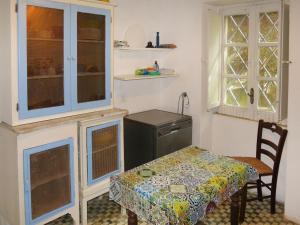 Kuchyňa alebo kuchynka v ubytovaní Apartment Sulla Scogliera by Interhome