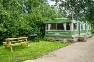 Imagen de la galería de Tadpole Retreat at Lower Fields Farm, en Napton on the Hill