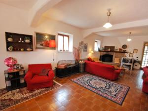 Area tempat duduk di Holiday Home Maria Rosaria by Interhome