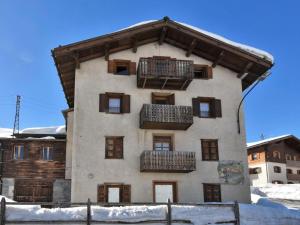 The building in which Az apartmant is located