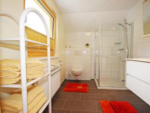 A bathroom at Holiday Home Josefine by Interhome