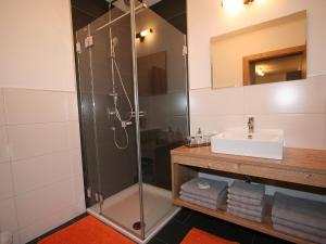 Kúpeľňa v ubytovaní Apartment s' HimmelReich-2 by Interhome