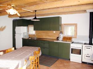 Kuchyň nebo kuchyňský kout v ubytování Holiday Home Rustico Diego by Interhome