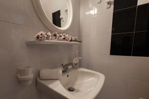 Kúpeľňa v ubytovaní Eremia Rustic House - Entire Villa in Pelion