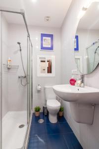 Ett badrum på SW Soho Family Apartment