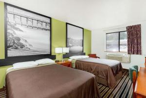 Gallery image of Super 8 by Wyndham South Boston VA in South Boston