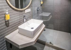 Koupelna v ubytování Bloom Hotel - Juhu