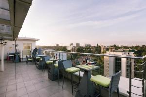 Balkonas arba terasa apgyvendinimo įstaigoje Executive Residency by Best Western Nairobi