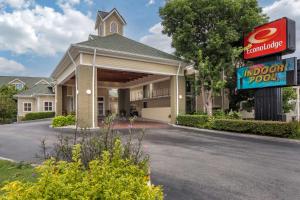 Foto dalla galleria di Econo Lodge Pigeon Forge Riverside a Pigeon Forge