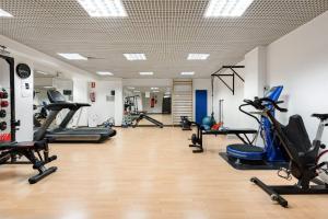 Fitness centrum a/nebo fitness zařízení v ubytování NEW VIP piscina y gimnasio