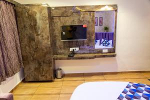 Μια τηλεόραση ή/και κέντρο ψυχαγωγίας στο Hotel Lee Grand