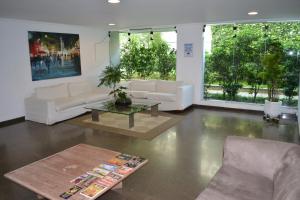 Flat Jd Paulista Residence tesisinde lobi veya resepsiyon alanı