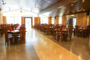 Restaurace v ubytování Lake Reach Hotel