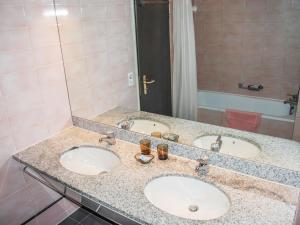Koupelna v ubytování Apartment Residenza Parcolago Apt-008 by Interhome