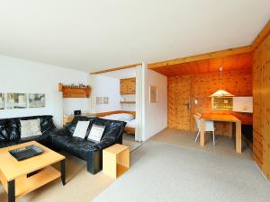 Gallery image of Apartment Guardaval - Utoring-15 by Interhome in Davos