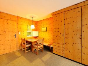 Galeriebild der Unterkunft Apartment Guardaval - Utoring-22 by Interhome in Davos