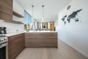 Modern Townhome in Seattle's Central District with Rooftop