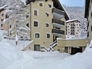 Apartment Residenza Chesa Margun 58-5 by Interhome om vinteren