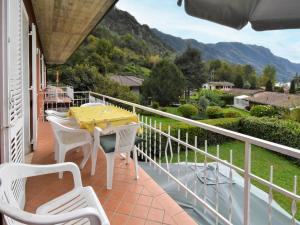 A general mountain view or a mountain view taken from the holiday home