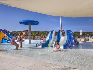 Fotografie z fotogalerie ubytování Holiday Home Camping Lanterna-1 by Interhome v Poreči