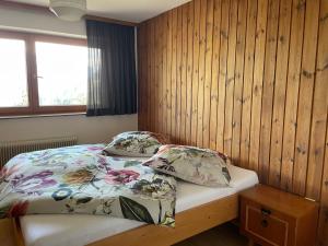 Postel nebo postele na pokoji v ubytování Apartment Häuser-2 by Interhome