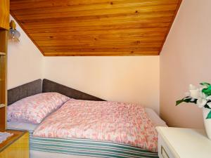 Posteľ alebo postele v izbe v ubytovaní Apartment Daisy 1 by Interhome