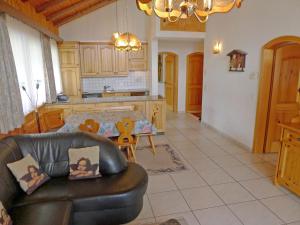 Η κουζίνα ή μικρή κουζίνα στο Apartment Metropol A 13 by Interhome +10 φωτογραφίες